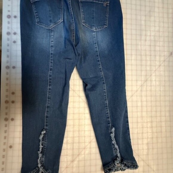 CROWN & IVY BLUE DENIM SKINNY CROPPED JEANS WITH RUFFLE HEM, SIZE 12 - Picture 3 of 15